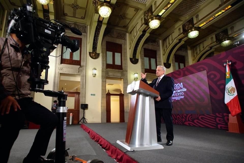 López Obrador en su conferencia mañanera de este martes en Palacio Nacional.