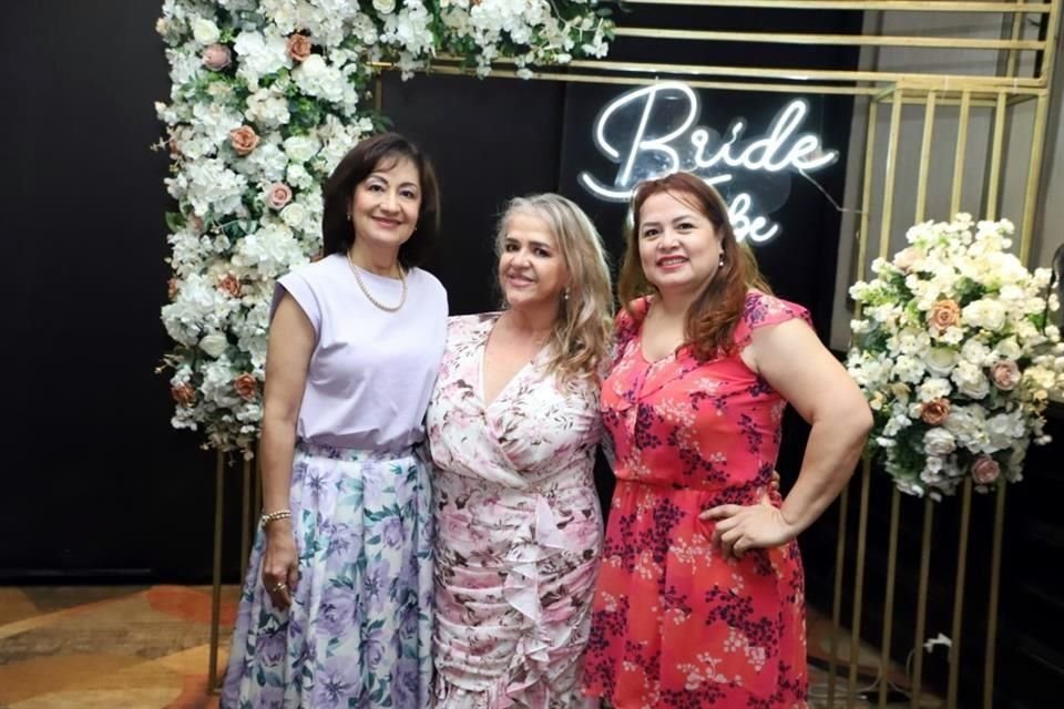 Esther Ramírez, Sara Sáenz y Sandra de Solano