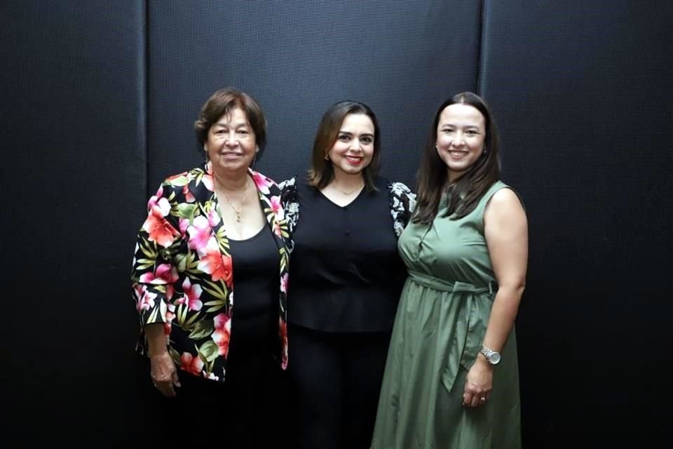 María Esther Canizales, Ana Rodríguez y Mariana Segura
