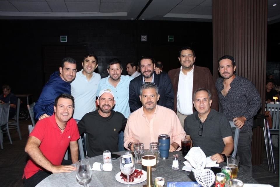 Jorge Coello, Guillermo Romo, César Leal, Rubén Alanís, Luis Martínez, Iñaki Parroquín, Vicente García, Marín González, Fernando Morales y Ricardo López