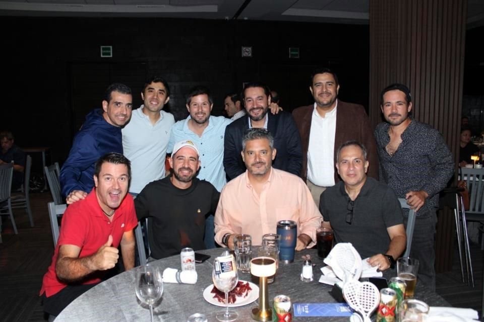 Jorge Coello, Guillermo Romo, César Leal, Rubén Alanís, Luis Martínez, Iñaki Parroquín, Vicente García, Marín González, Fernando Morales y Ricardo López