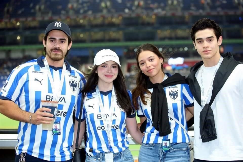 Eugenio Cepeda, Natalia Barrera, Adriana Barrera y Fernando Ortega