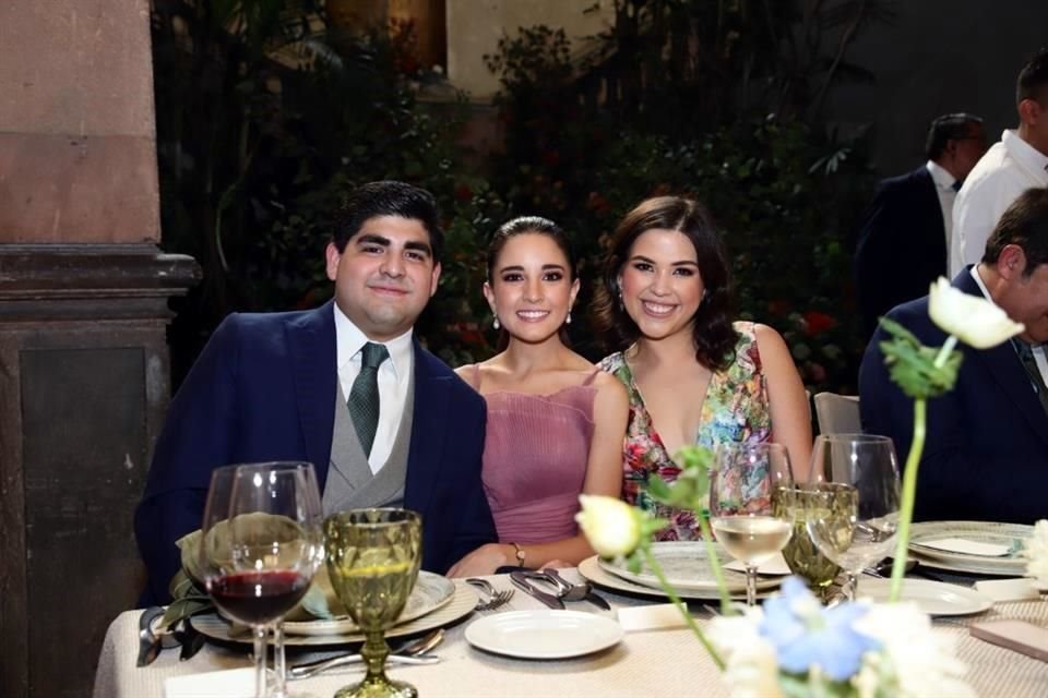 Andrés Maldonado, Lucía Torres y María Maldonado