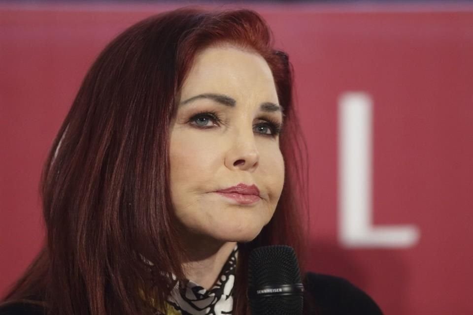 Priscilla Presley lanzó una película donde cuenta su historia de amor con el cantante. 