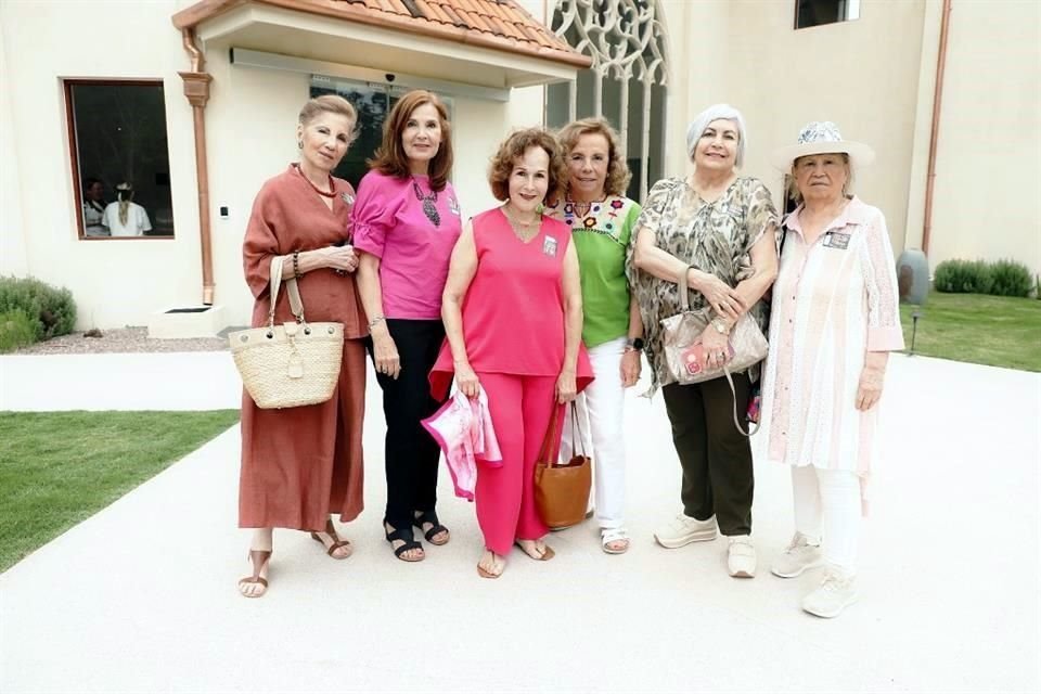 Jasibe Montegudo, Angélica Fernández, Adriana Tijerina, Rosy Robles, Patricia González y Lupita Loor