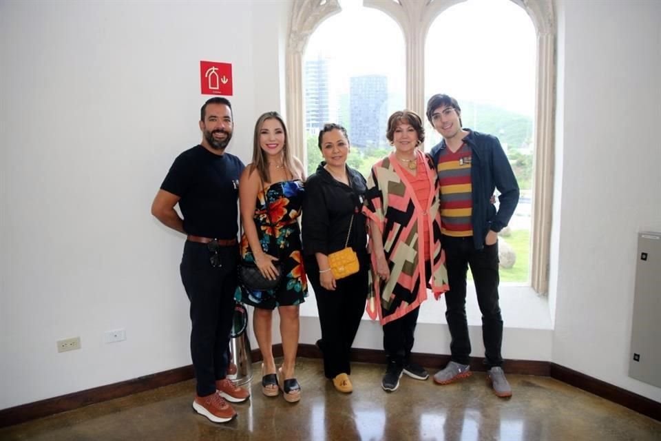 Mauricio Calatayud, Raquel Charles, Ana María López, Sofialeticia Morales Garza y Walter Beller Morales