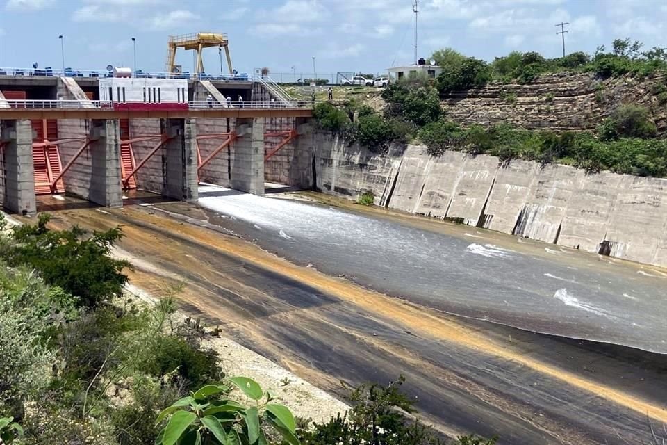 La cortina de la Presa Cerro Prieto fue abierta a las 12:15 horas.