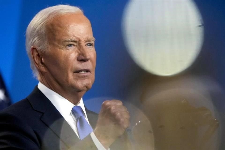 El Presidente Joe Biden prevé retomar la campaña la próxima semana, ignorando los llamados de demócratas que piden abandone la contienda.