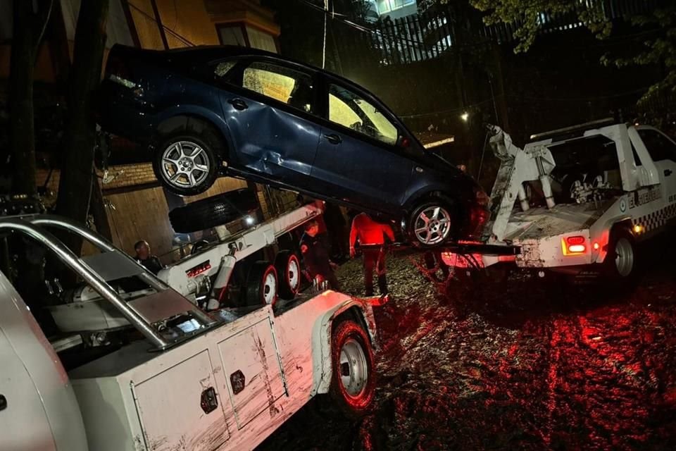 Para las maniobras fue necesaria la utilización de grúas. 