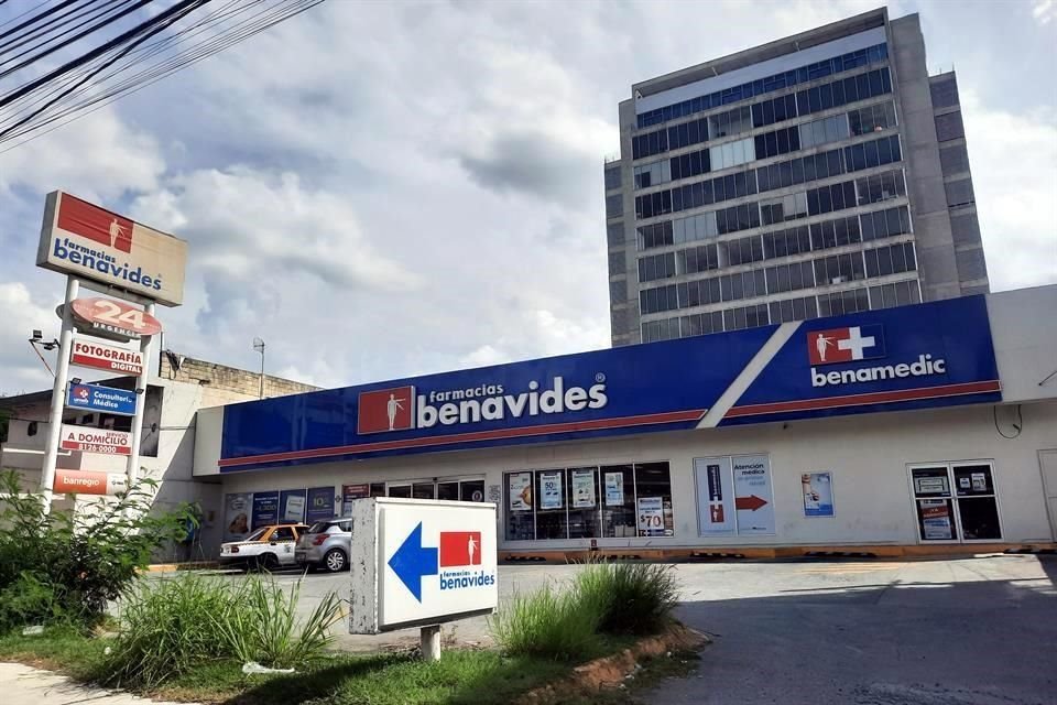 En la sucursal de Farmacias Benavides en Lázaro Cárdenas y Camino al Mirador, en Monterrey, un trabajador afirmó que tendrán el fármaco hasta nuevo aviso.