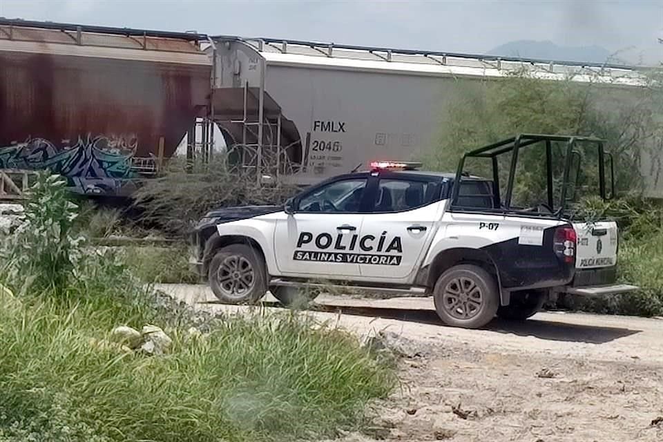  Los cuerpos de un hombre y una mujer fueron hallados junto a las vías del tren.