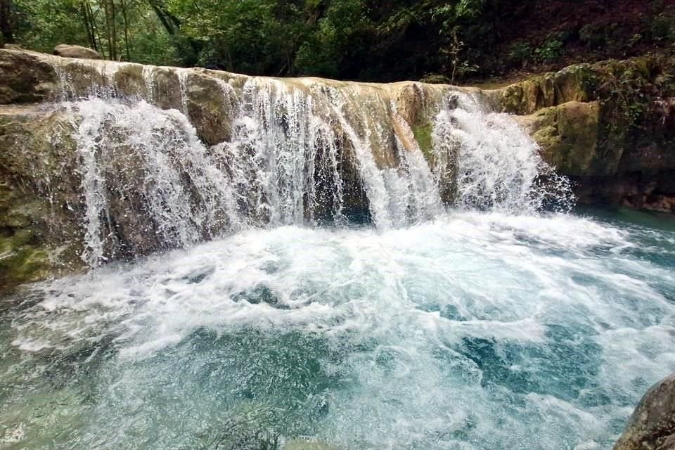 Las cascadas tomaron fuerza en la parte alta de la sierra gracias a las fuertes precipitaciones.