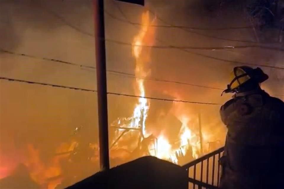 El siniestro fue reportado alrededor de las 19:55 horas, sobre la calle Magallanes 508, en la Colonia Treviño.