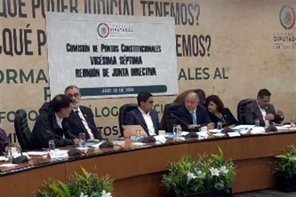 Sesión de la Junta Directiva de la Comisión de Puntos Constitucionales.