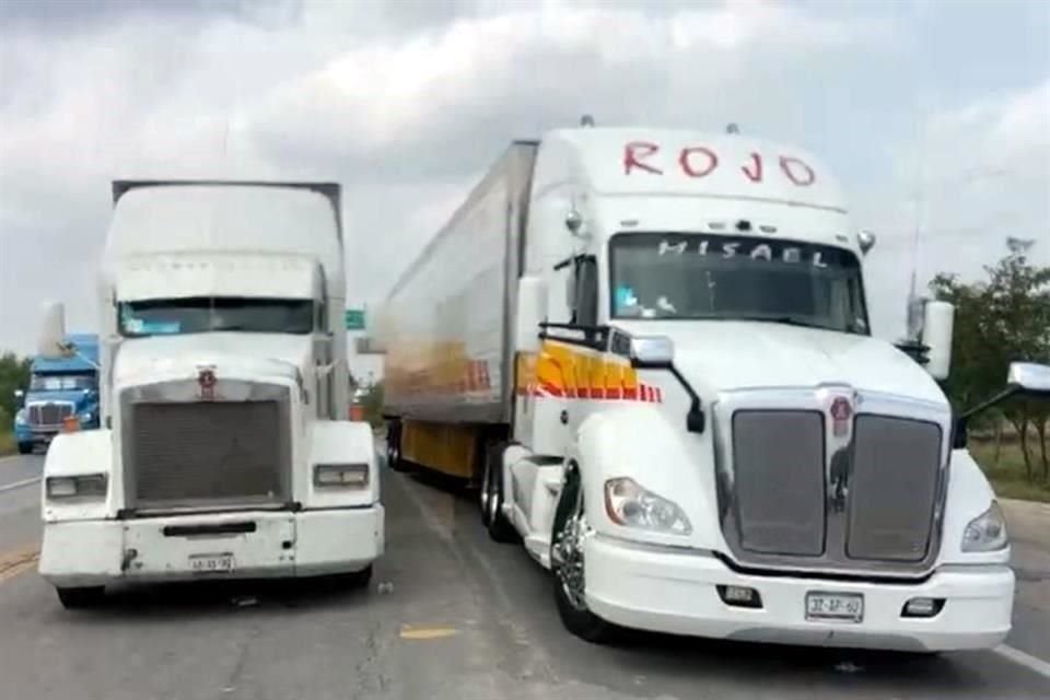 Transportistas de Tamaulipas pidieron al Gobernador Samuel García que terminen las extorsiones en Nuevo León.