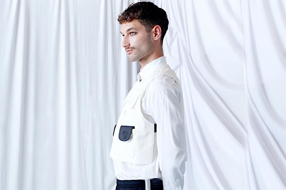 El minimalismo del esgrima conquista los looks callejeros con chaquetas y pantalones ajustados.