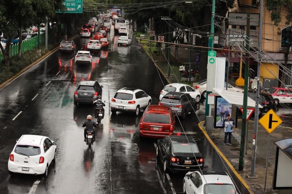 Las autoridades capitalinas indicaron que realizaron obras para evitar inundaciones en vías principales.