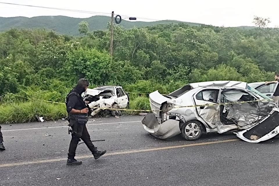 Aunque ocurrió en el lado tamaulipeco, un choque en el que fallecieron cinco personas impactó a la vialidad de la Carretera Nacional, en Linares.
