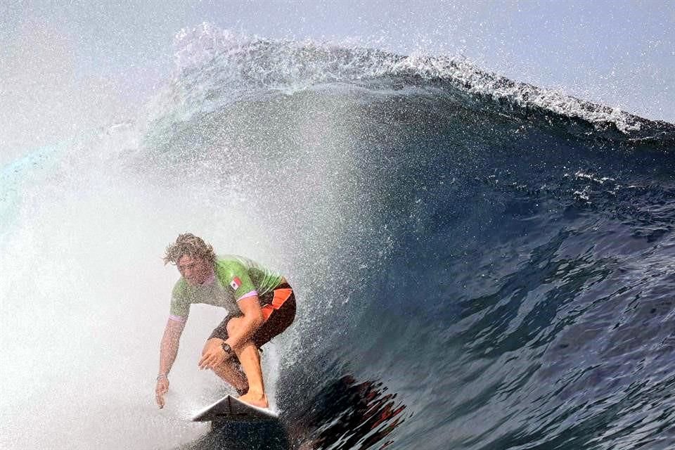 Alan Cleland intentará llegar a la tercera ronda del surf olímpico en los Juegos de París 2024.