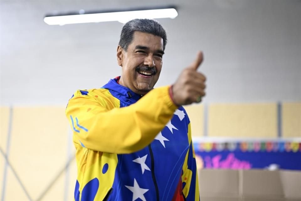 El Presidente venezolano, Nicolás Maduro, tras emitir su voto en Carcas.