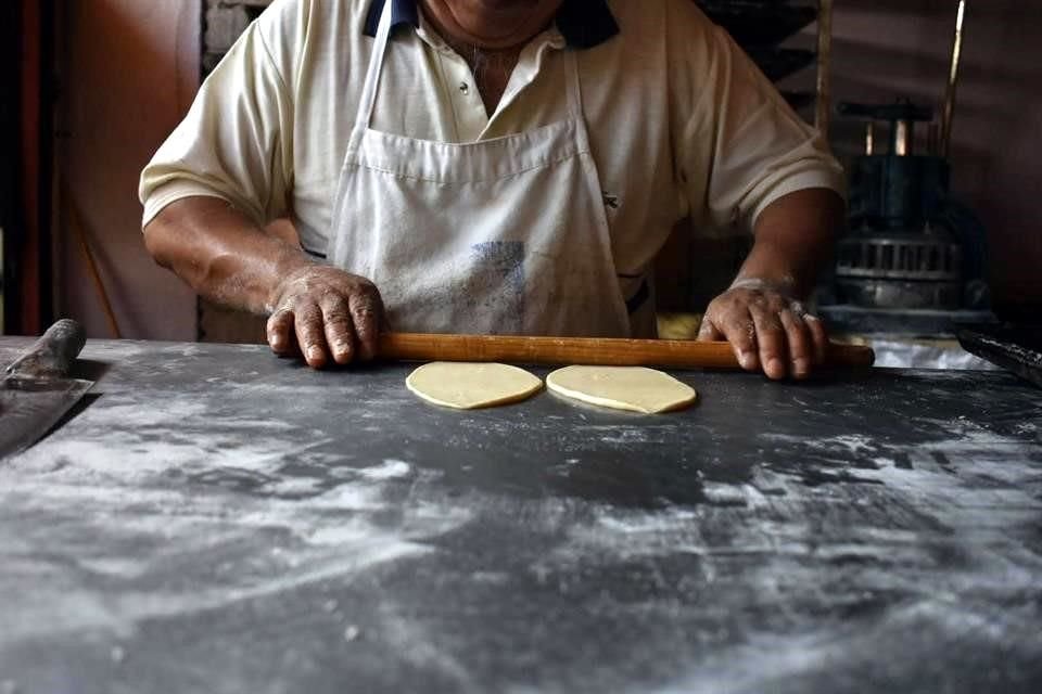 Estos empleados podrían estar contratados bajo el régimen de asimilados a salarios, donde el patrón retiene el pago de ISR, pero no otorga beneficios laborales, añade.