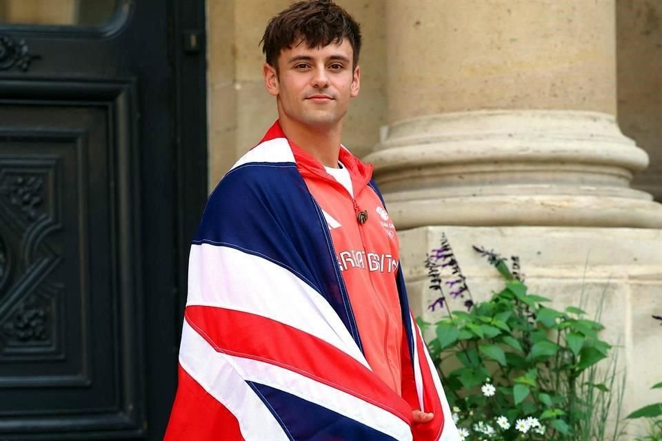 El clavadista olímpico Tom Daley, quien durante estos JO ya ganó medalla de plata en saltos sincronizados, anunció su homosexualidad a finales de 2013.