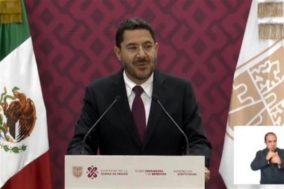 El Jefe de Gobierno en conferencia de prensa.