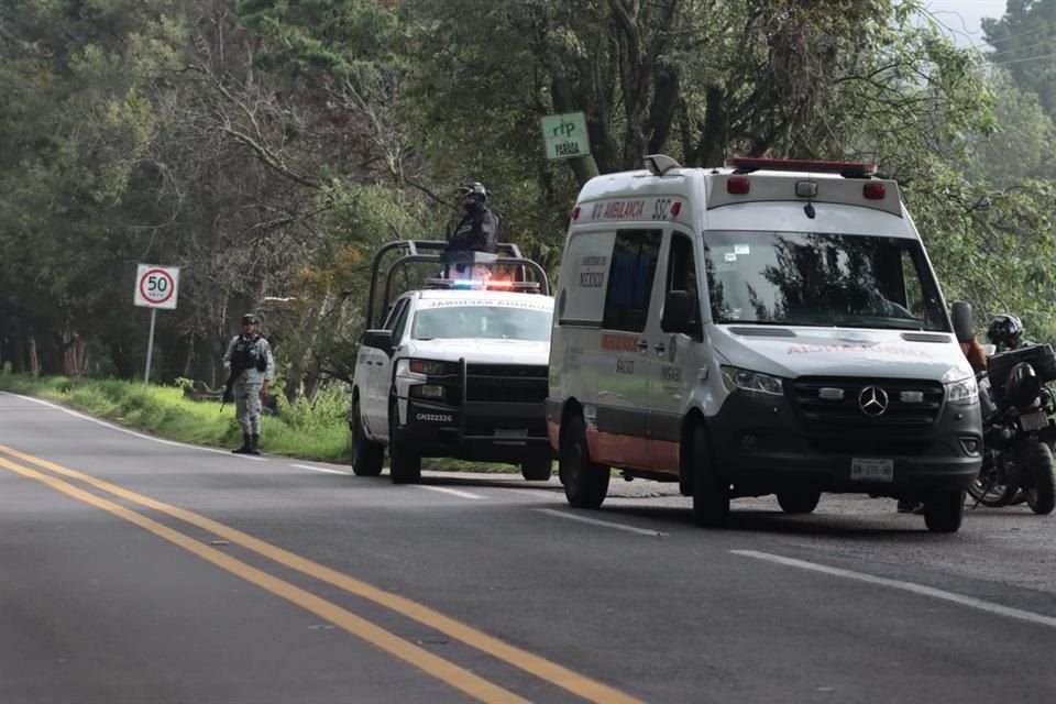 Fueron descubiertos por vecinos que transitan por el lugar y minutos después acudieron policías preventivos del Sector Topilejo y paramédicos del ERUM.