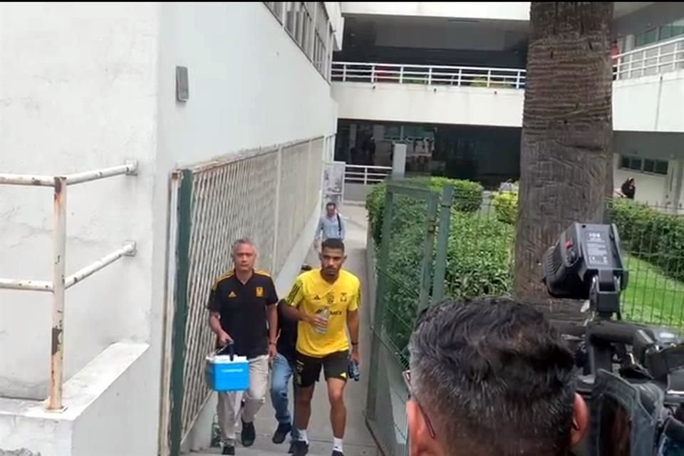 El defensa brasileño de los Tigres completó con las pruebas de rigor y espera su visa americana para viajar con el equipo.