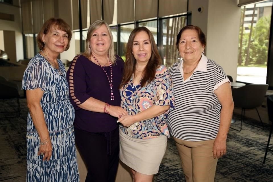 María Elva Quintanilla de Álvarez, Laura Villarreal de Quintanilla, Finy Quintanilla y María Elsa Quintanilla