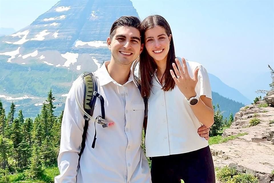 Eugenio Martínez Elizondo y Balbina Camargo Sada