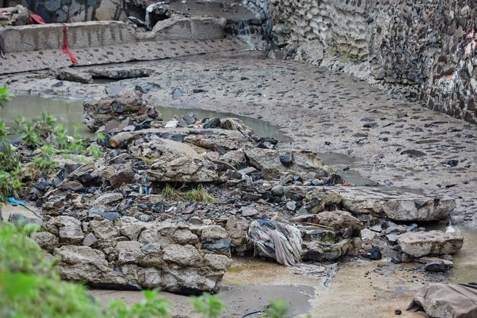 Vecinos de las colonias Las Fuentes y Periodistas, así como del fraccionamiento Cantaluna acusaron insuficiencia de infraestructura hidráulica en el Arroyo Seco.