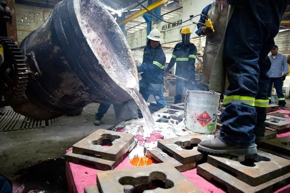 Durante el proceso de producción de la obra.