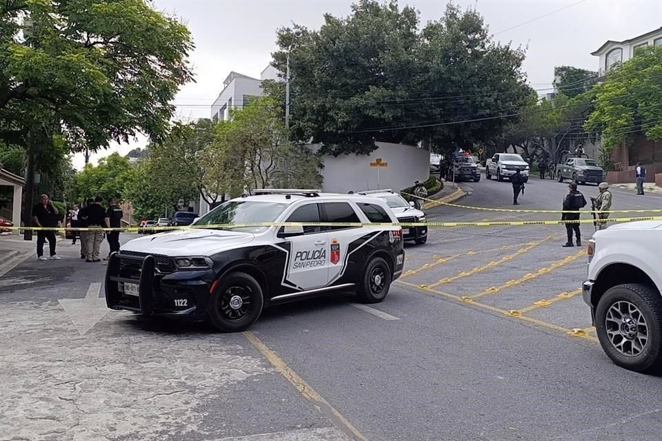 Al lugar acudieron Policías de San Pedro y elementos del Ejército.