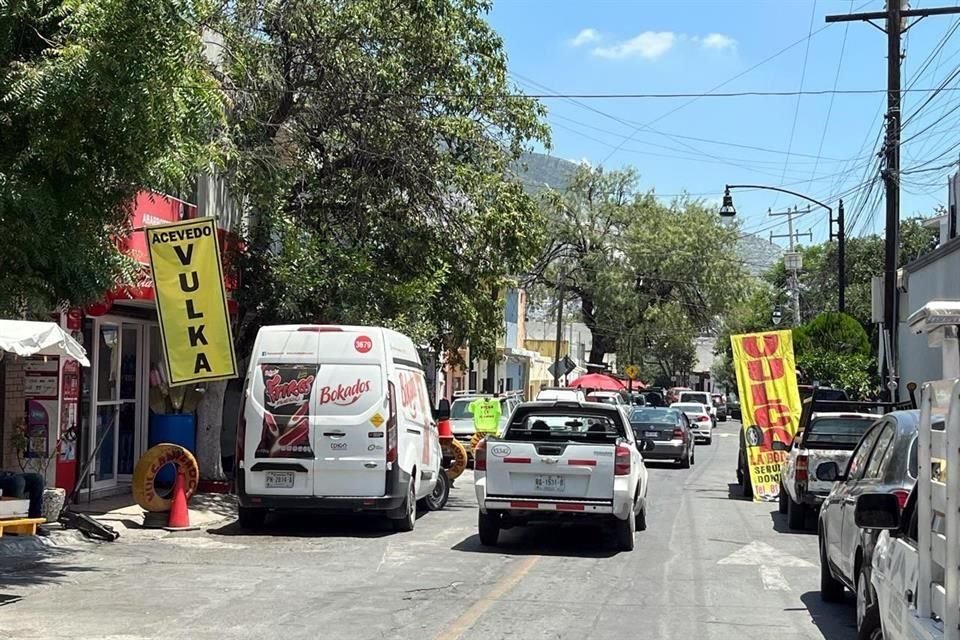 Por el cierre, cinco negocios de reparación de neumáticos, un taller mecánico y otro de venta de tacos se vieron afectados.