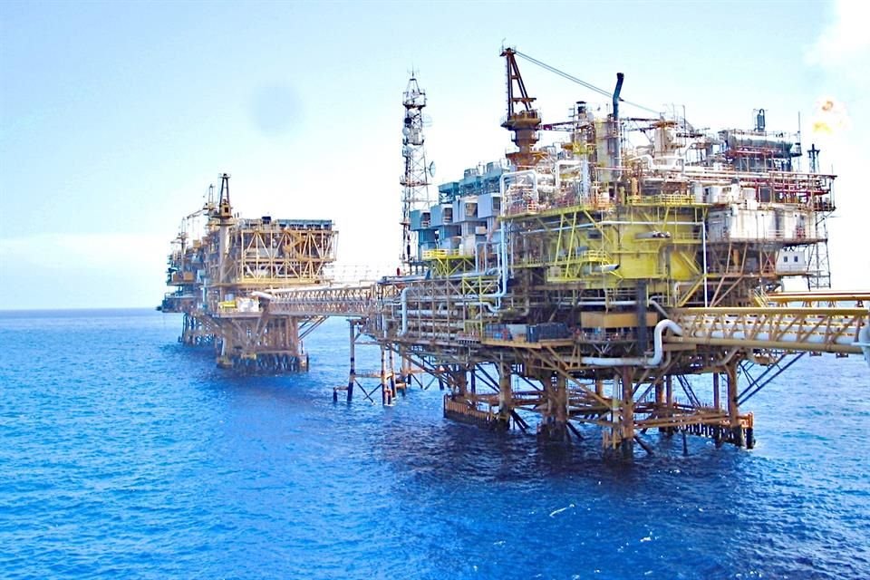 Gustavo Baquero, vicepresidente ejecutivo de Harbour Energy, dijo que la pregunta inicial en el sector es si la reforma es lo suficientemente atractiva para atraer los montos suficientes para invertir y lograr los objetivos en producción petrolera. 