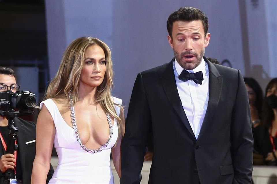 Jennifer Lopez y Ben Affleck estarían complicando su proceso de divorcio al evitar hablarse y responder mensajes.