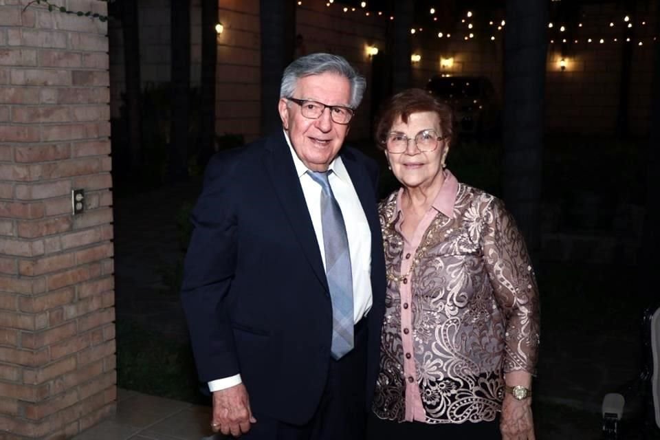 Rafael Alanís Martínez e Hilda Villarreal de Alanís