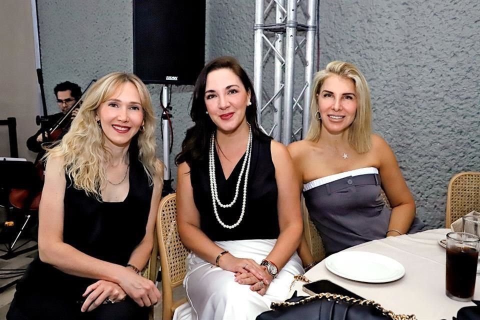 Lorena Gutiérrez de Garza, Magaly Amparan de Villarreal y Orly Marcuschamer de Dachner