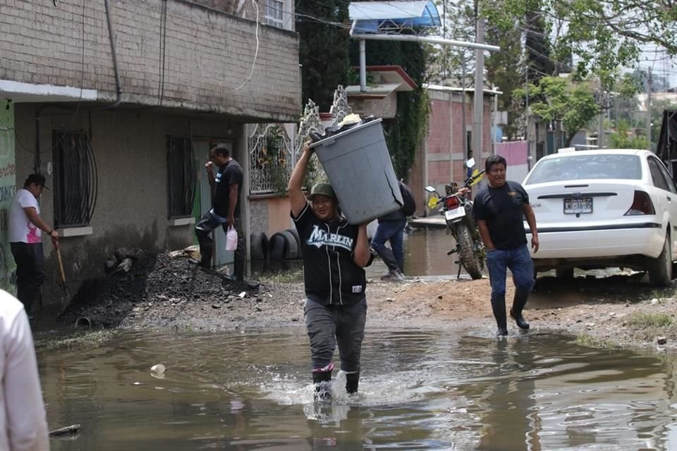 Veinte de las 29 calles que componen la Colonia Culturas de México sufren anegaciones.