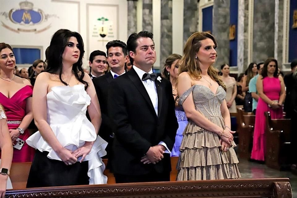 Erika Sofía Valdez, Enrique Martínez y Lilia Hiarmes de Martínez