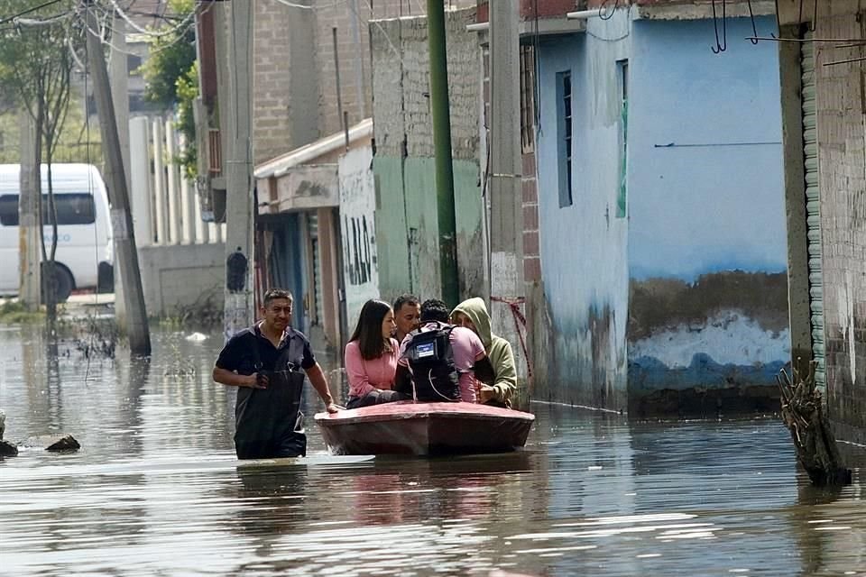 Ocho días después, el nivel de agua estancada no cede.