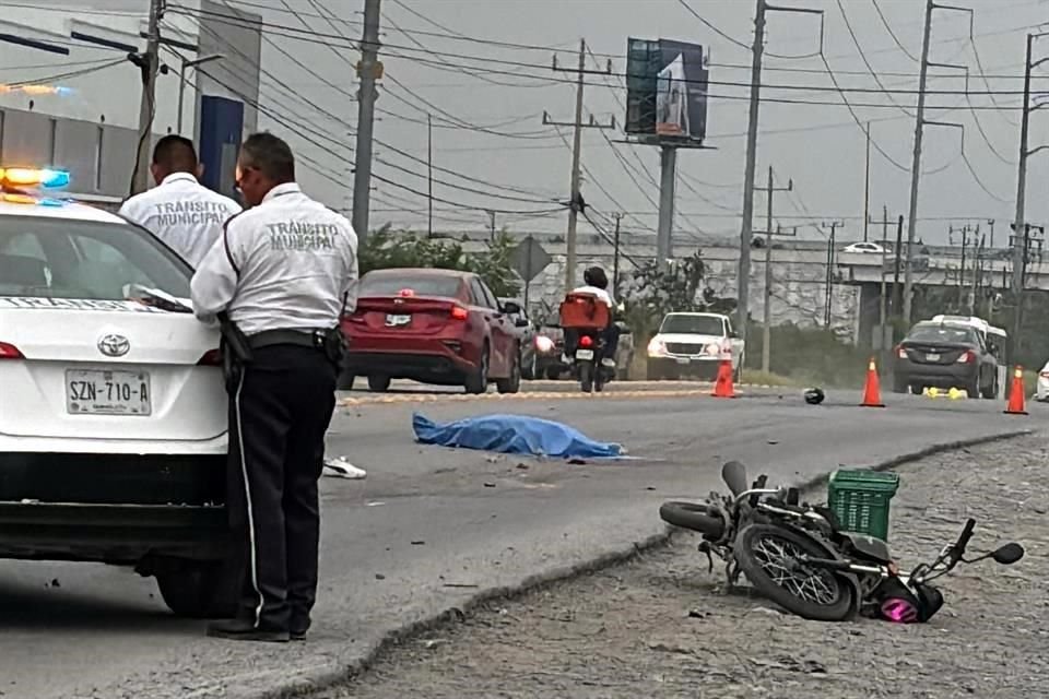 El accidente fue poco antes del amanecer cuando se reportó el percance, alrededor de las 05:30 horas, en la Carretera a Zuazua.