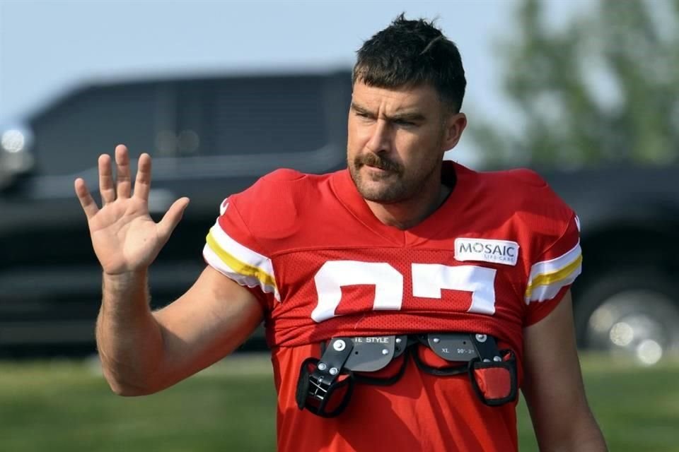 Travis Kelce se ha mostrado 'muy preocupado' por su novia Taylor Swift tras el atentado frustrado en Viena donde se presentaría.