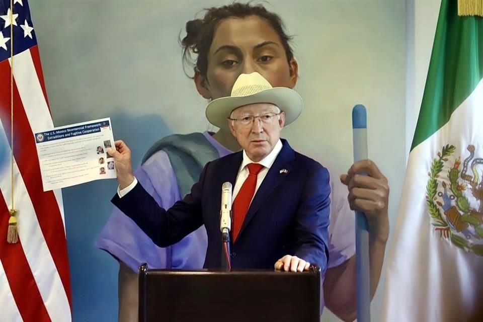 Ken Salazar, Embajador de Estados Unidos en México.