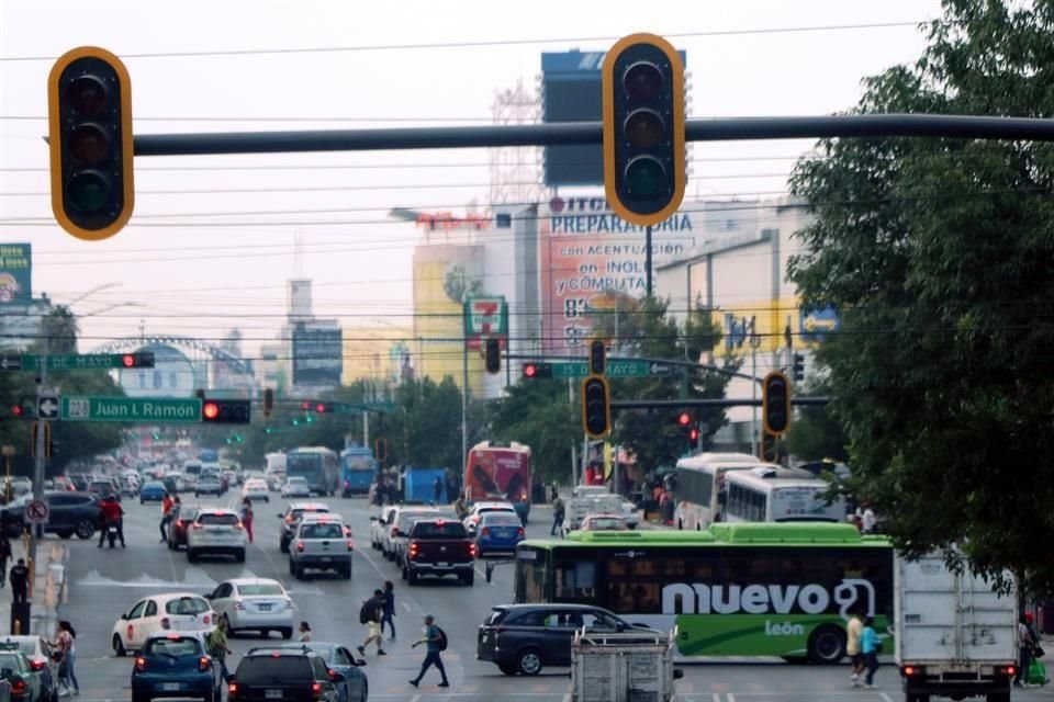 El cambio de semáforos se realizará en 40 cruces del centro de Monterrey.