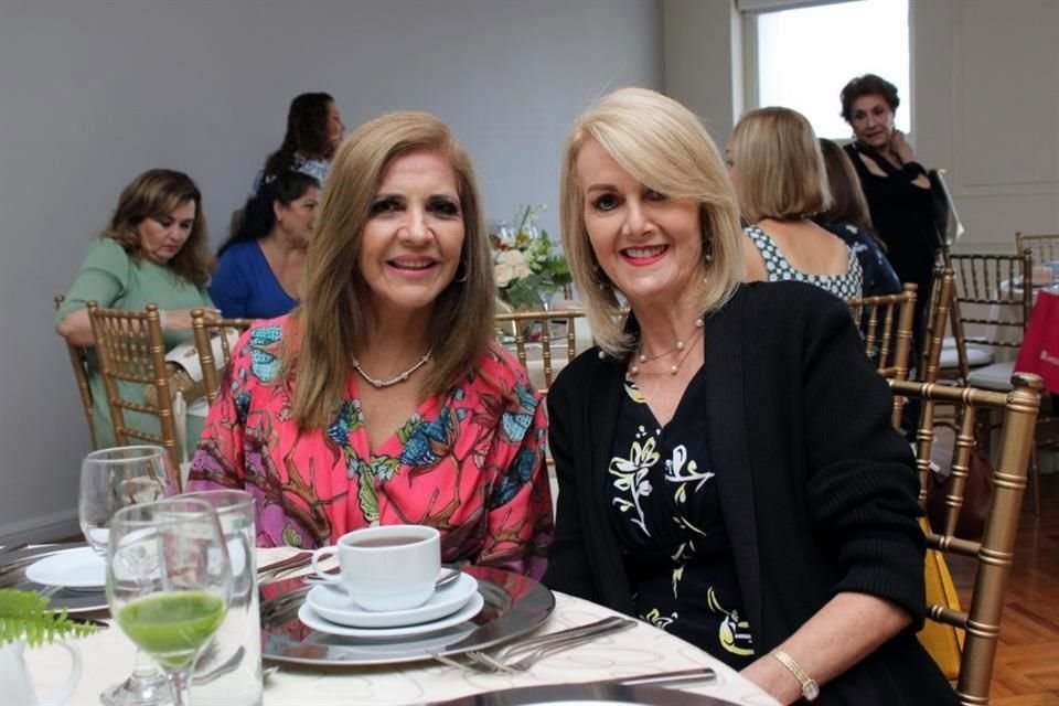 Mayra Sánchez y Mary Dieck