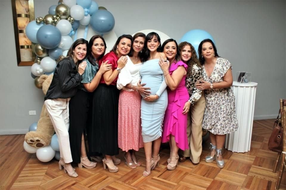 Norma Garza, Mónica De la Torre, Rosy Treviño, Ileana Somera, Caro Ibarra, Carolina De la Garza, Camelia Cantú y Edna Salinas