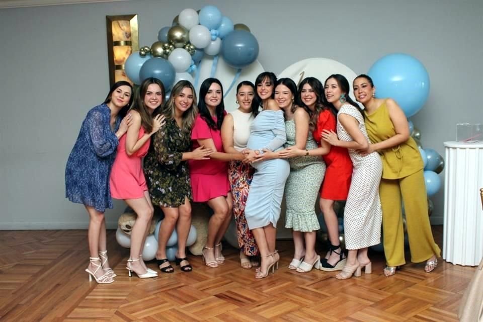 Adriana Manzotti, Laura Guerrero, Daniela González, Valeria Argumedo, Elsa Álvarez, Caro Ibarra, Ana Cris González, Vero Ramírez, Paulina García y Magda Tijerina