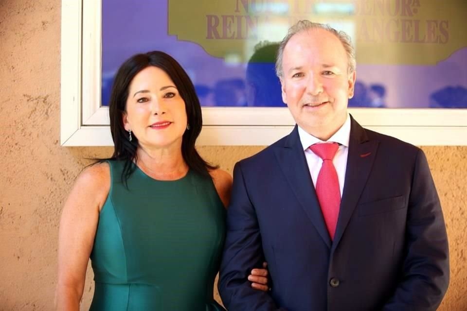 Mónica González de Garza y Antonio Garza